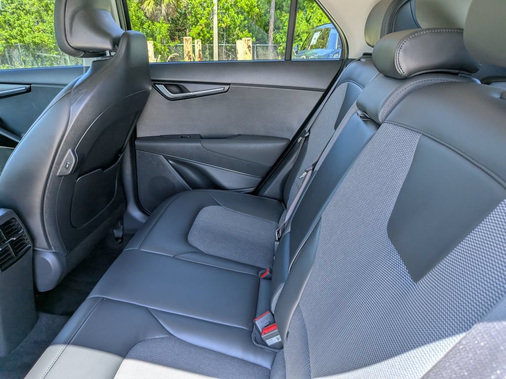 Certified 2025 Kia Niro EX Touring FWD image 18
