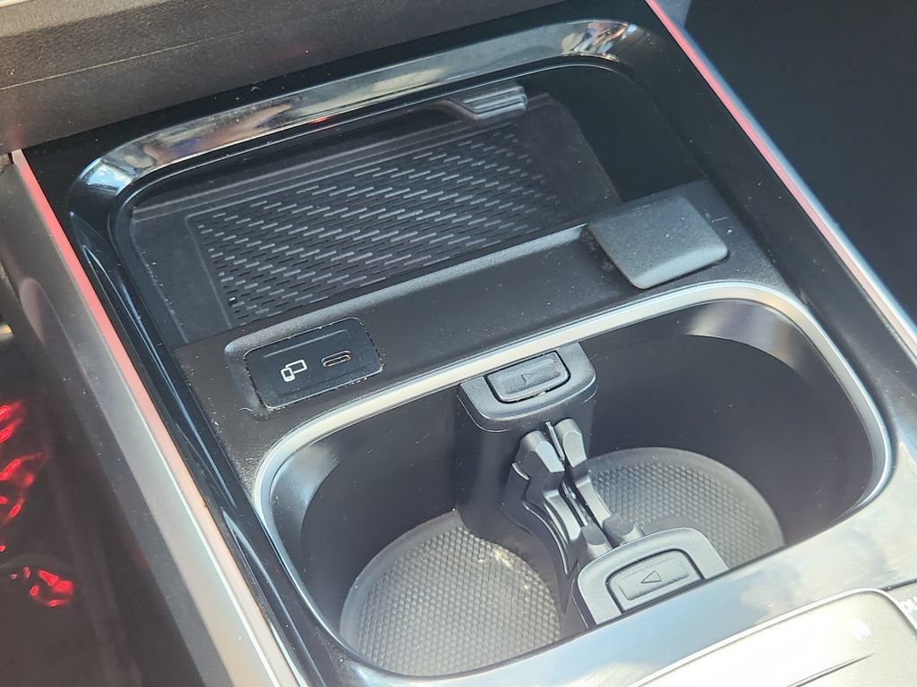 Used 2023 Mercedes-Benz GLB 250 4MATIC w/ Premium Package image 29