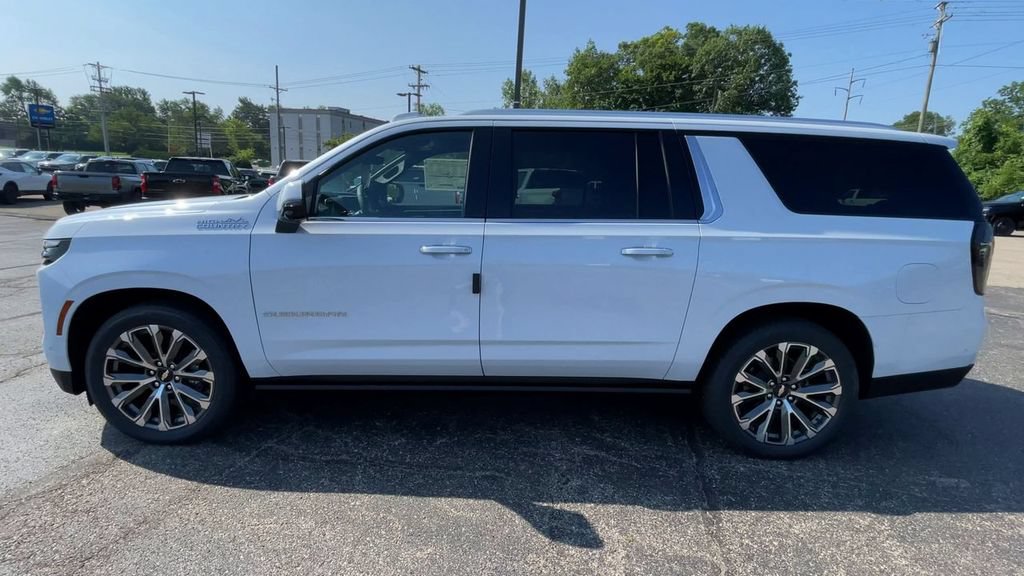 New 2026 Chevrolet Suburban High Country AWD/4WD image 7