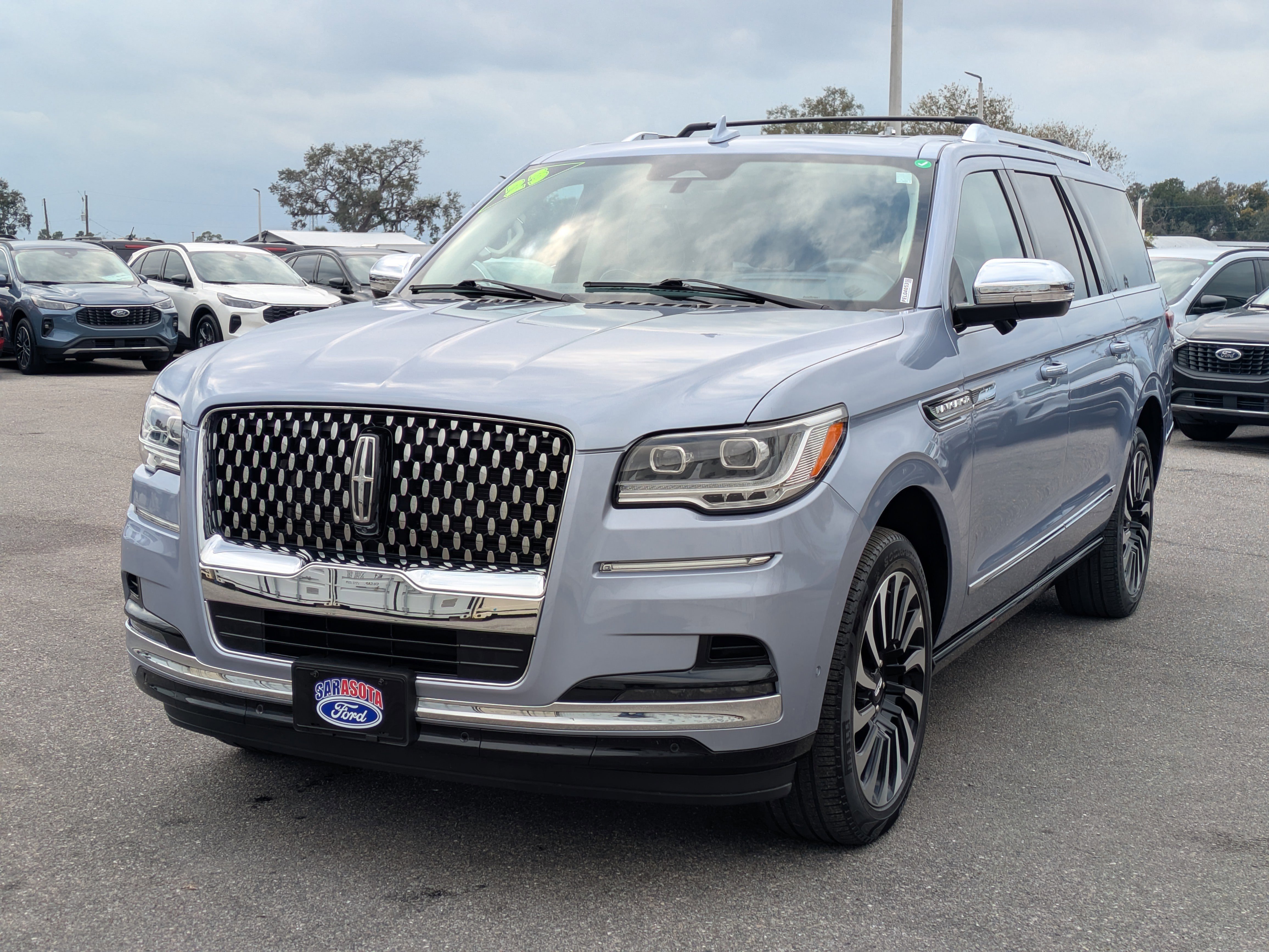 Used 2023 Lincoln Navigator L Black Label image 7