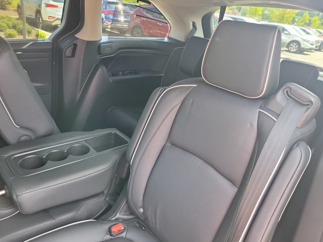 Used 2025 Honda Odyssey Touring image 12