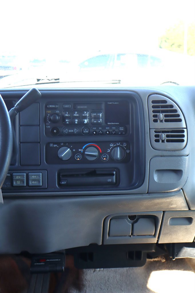 Used 1999 GMC Yukon 4WD 4-Door w/ Marketing Opt Pkg 5 image 18
