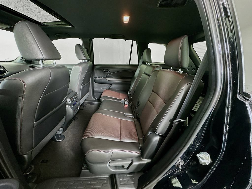 Certified 2024 Honda Passport Black Edition image 24