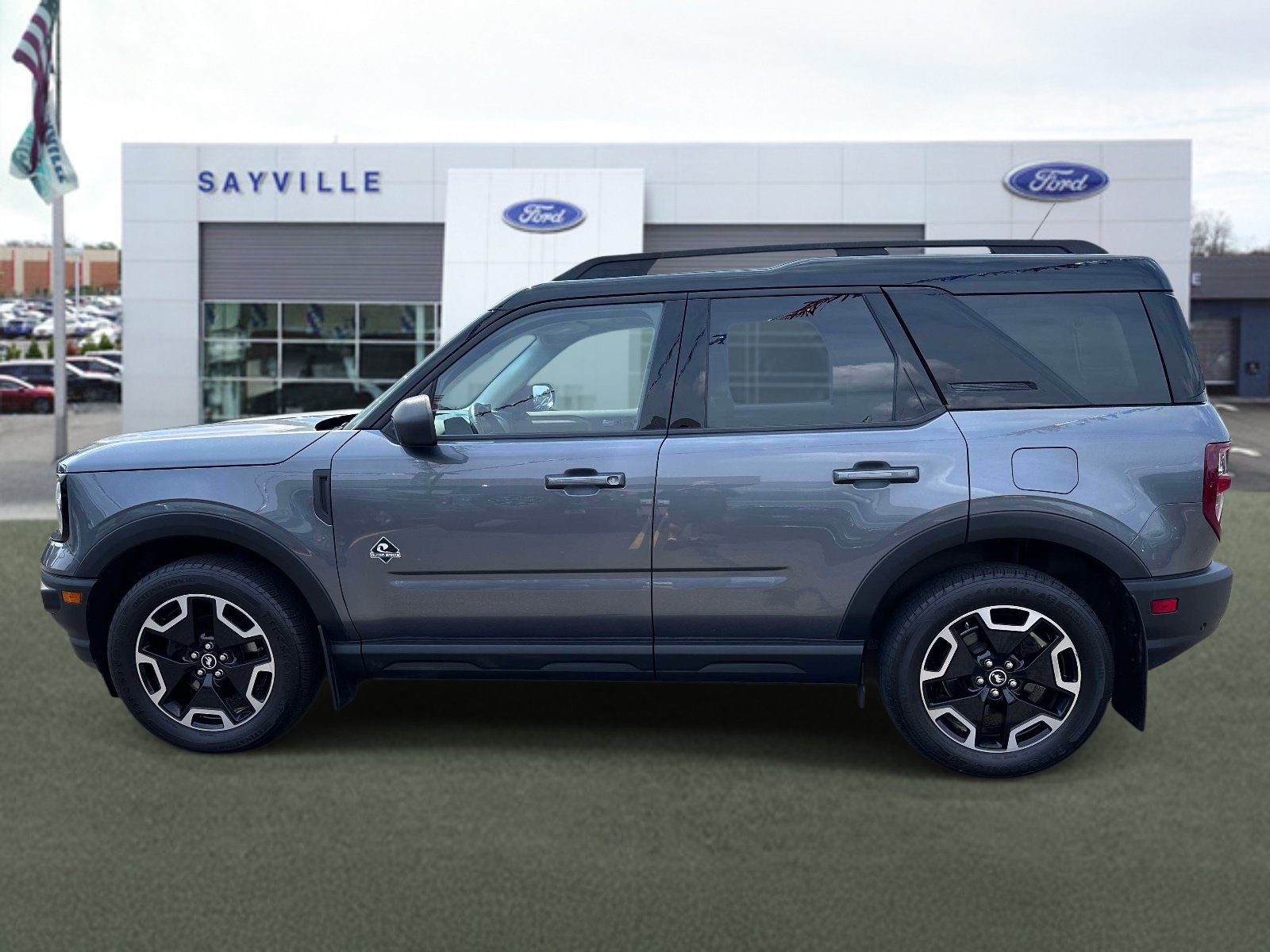Used 2021 Ford Bronco Sport Outer Banks w/ Outer Banks Package AWD/4WD image 2