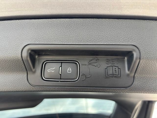 Used 2023 Ford Explorer XLT w/ Equipment Group 202A AWD/4WD image 23