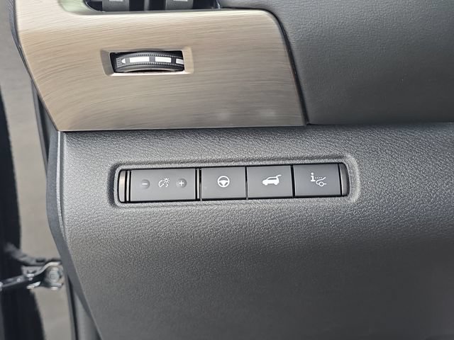 Certified 2025 Nissan Pathfinder Platinum w/ Cargo Package AWD/4WD image 30