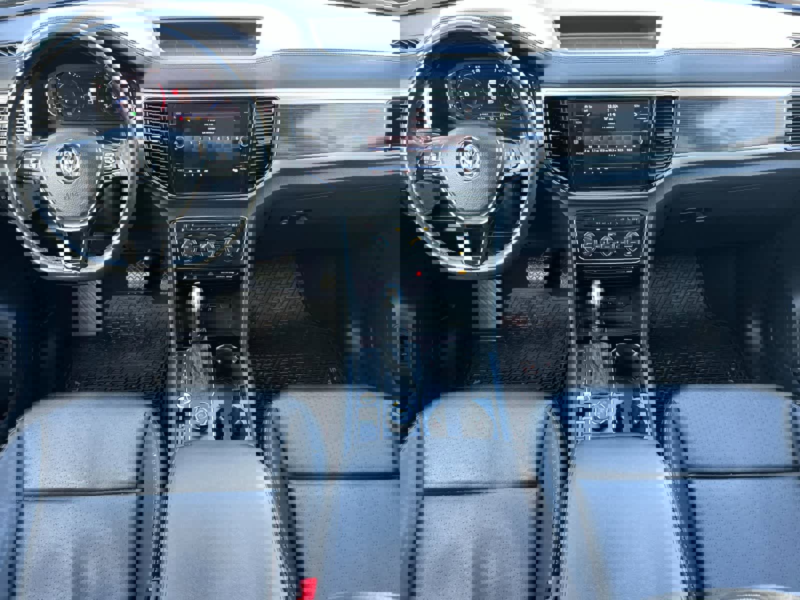 Used 2019 Volkswagen Atlas SEL image 3