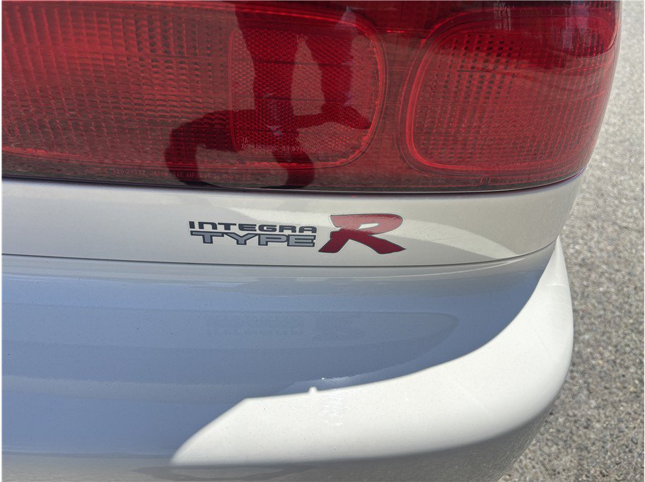 Used 1998 Acura Integra Type R FWD image 10