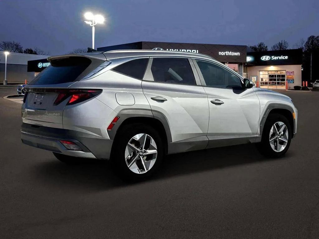 New 2026 Hyundai Tucson SEL image 8