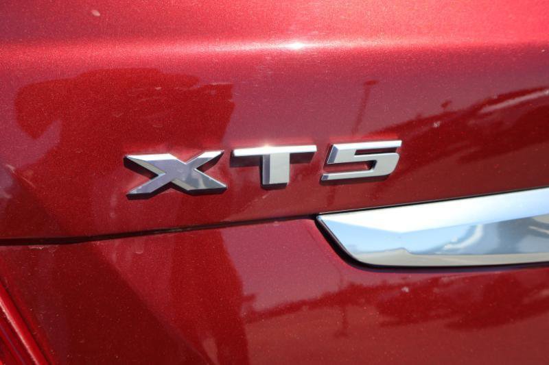 Used 2017 Cadillac XT5 Luxury w/ Driver Awareness Package FWD image 10