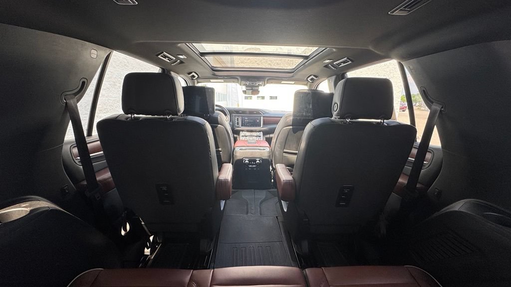 Used 2024 GMC Yukon Denali Ultimate AWD/4WD image 7
