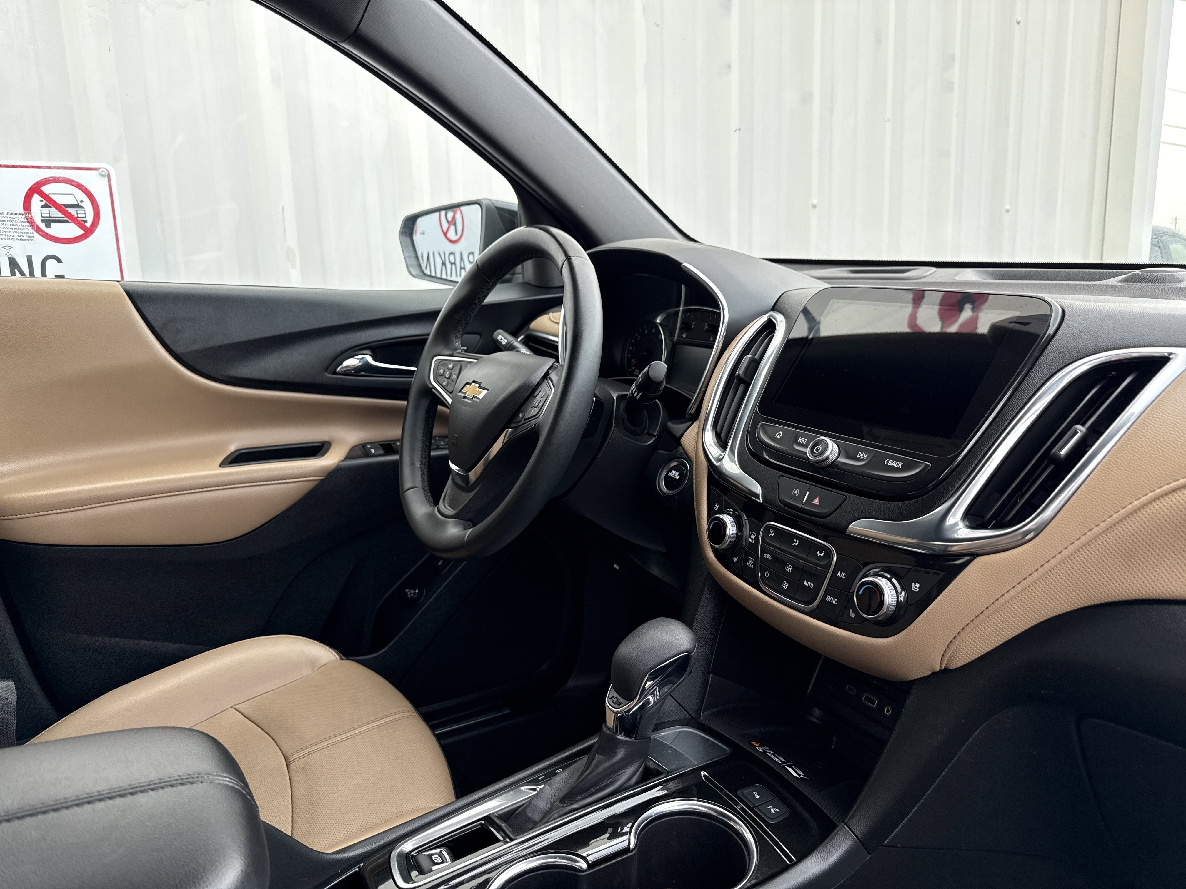 Used 2023 Chevrolet Equinox Premier image 44