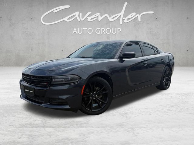 Used 2017 Dodge Charger SE w/ Blacktop Package RWD image 1