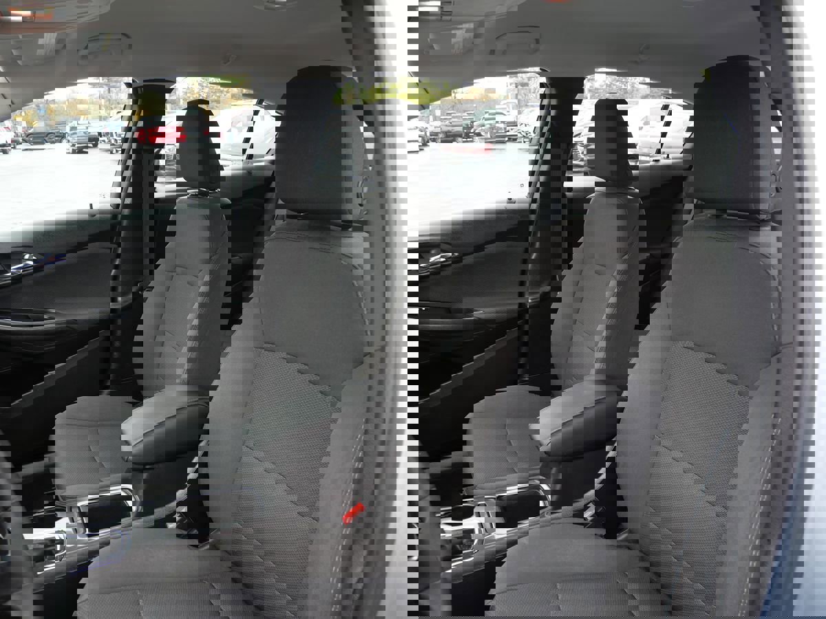 Used 2017 Chevrolet Cruze LT w/ Convenience Package image 10