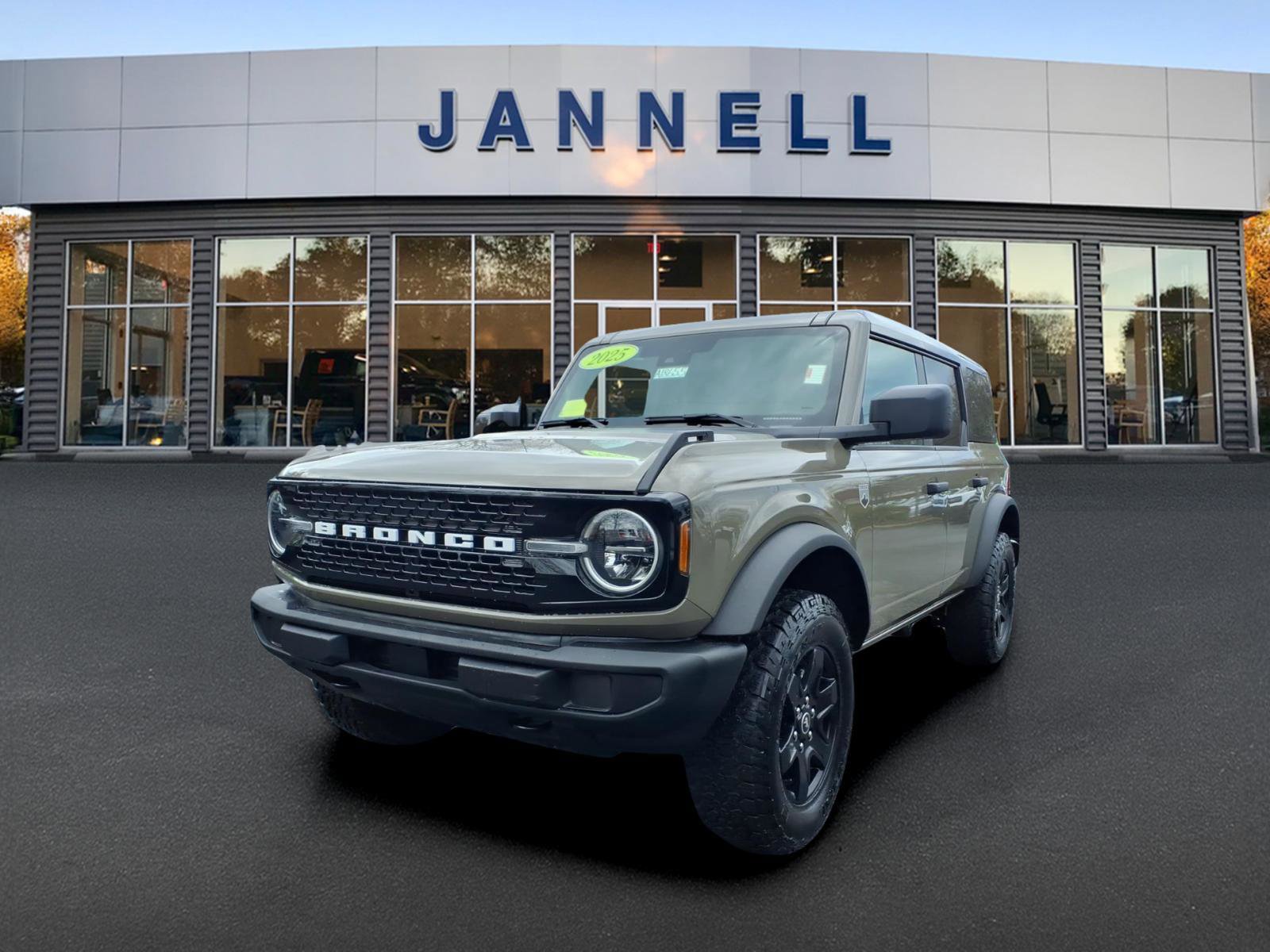 Used 2025 Ford Bronco Big Bend AWD/4WD image 1