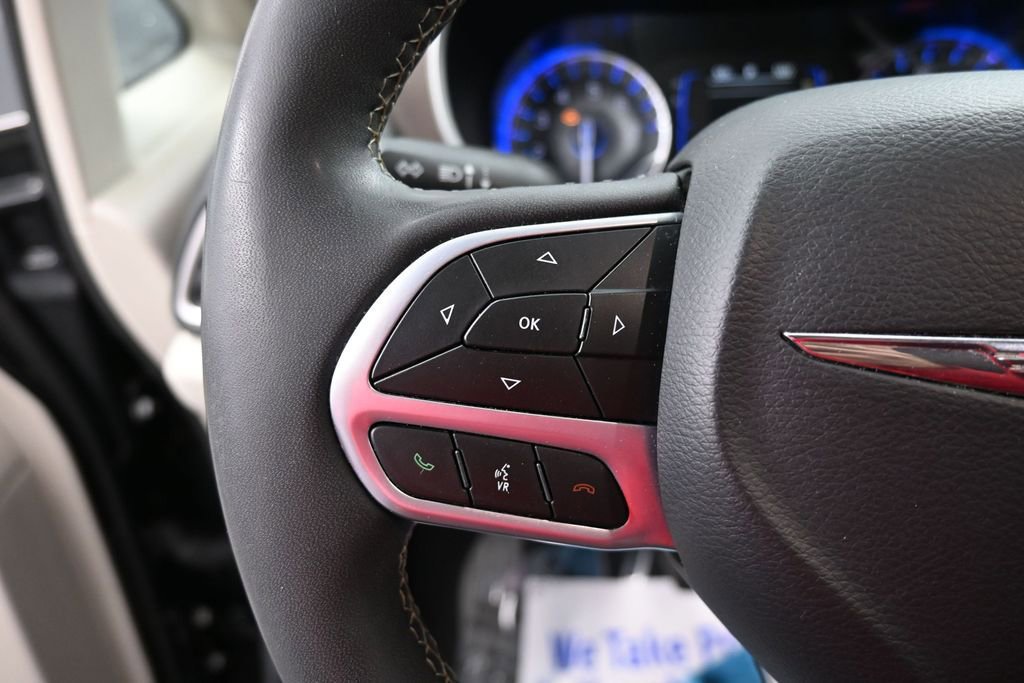 Used 2023 Chrysler Voyager LX FWD image 32