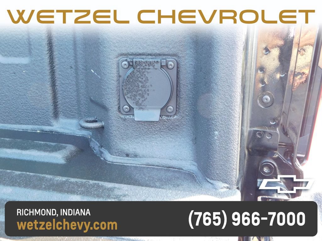 Used 2025 Chevrolet Silverado 2500 High Country w/ Technology Package AWD/4WD image 9