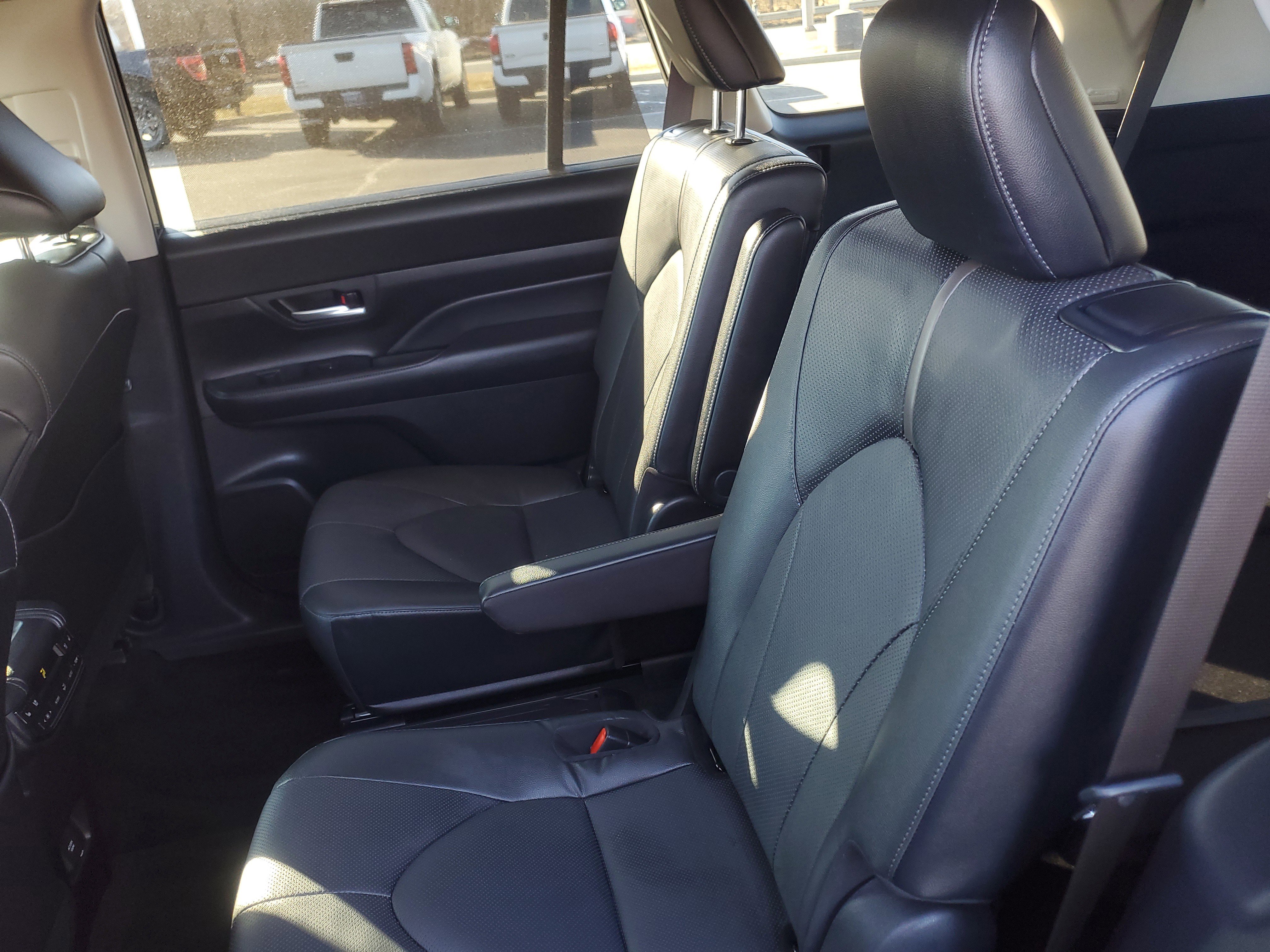 Certified 2025 Toyota Grand Highlander AWD image 12