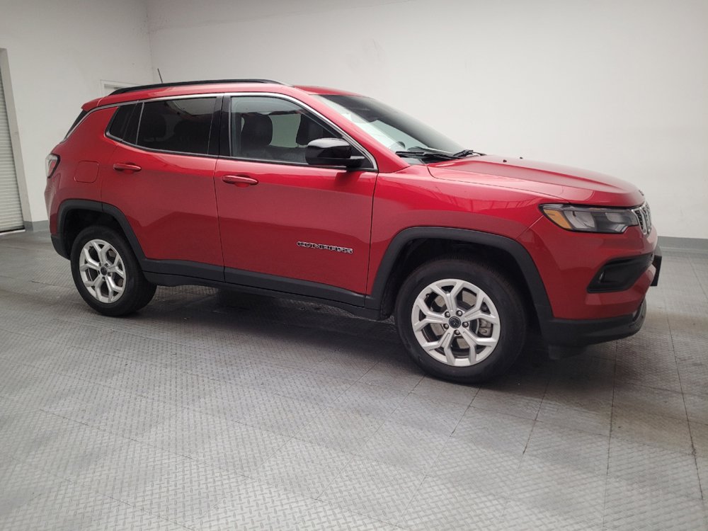 Used 2025 Jeep Compass Latitude w/ Sun & Sound Group AWD/4WD image 11