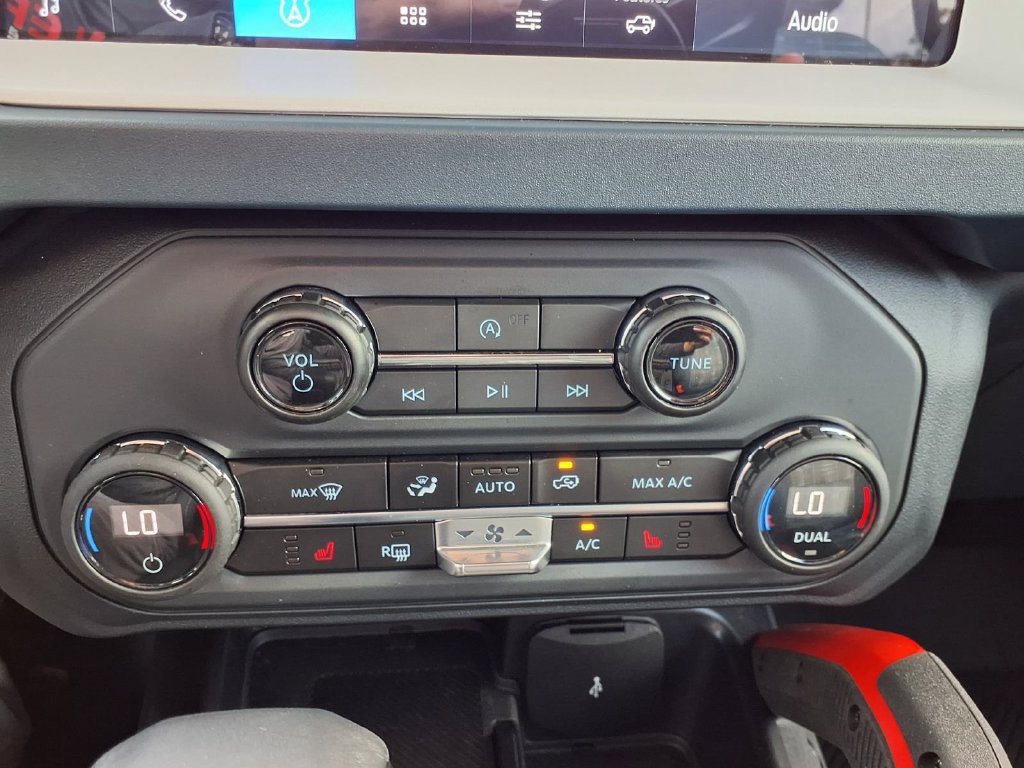 Used 2025 Ford Bronco Heritage Edition AWD/4WD image 13