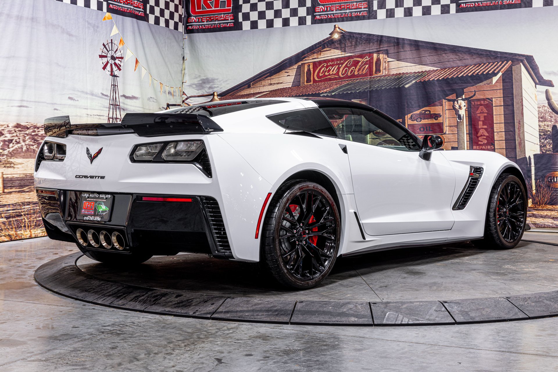 Used 2016 Chevrolet Corvette Z06 w/ 3LZ Preferred Equipment Group RWD image 12
