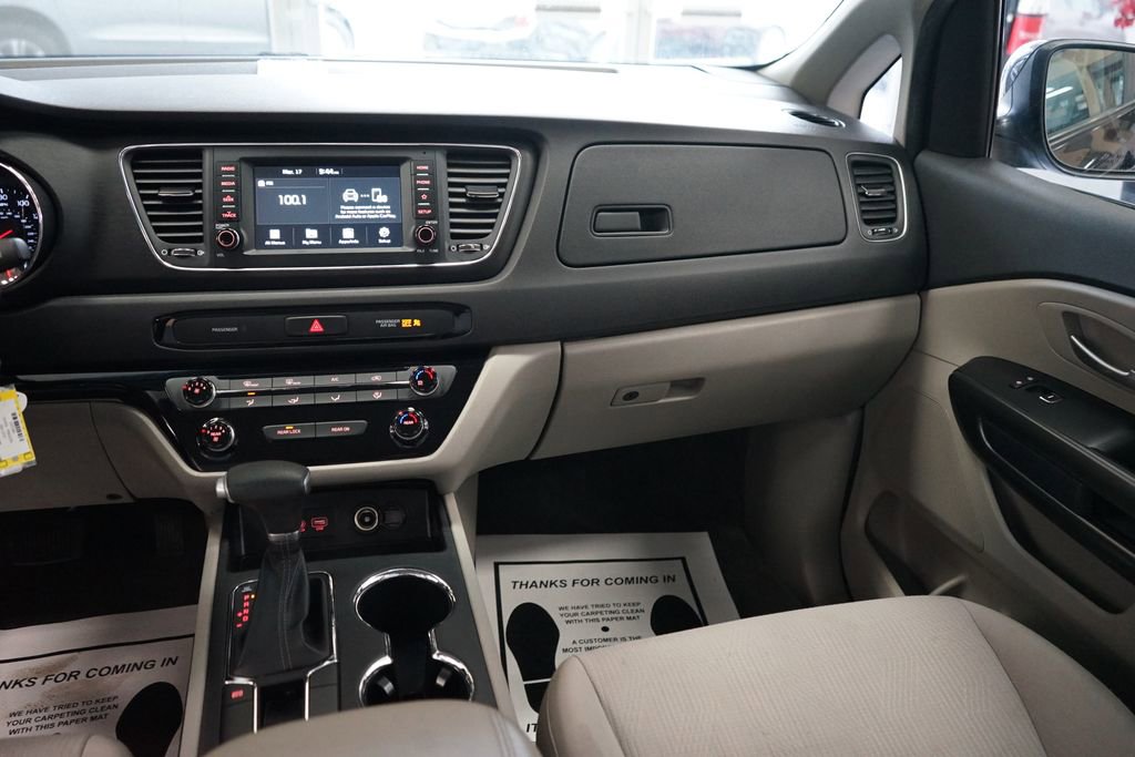 Used 2021 Kia Sedona LX image 10