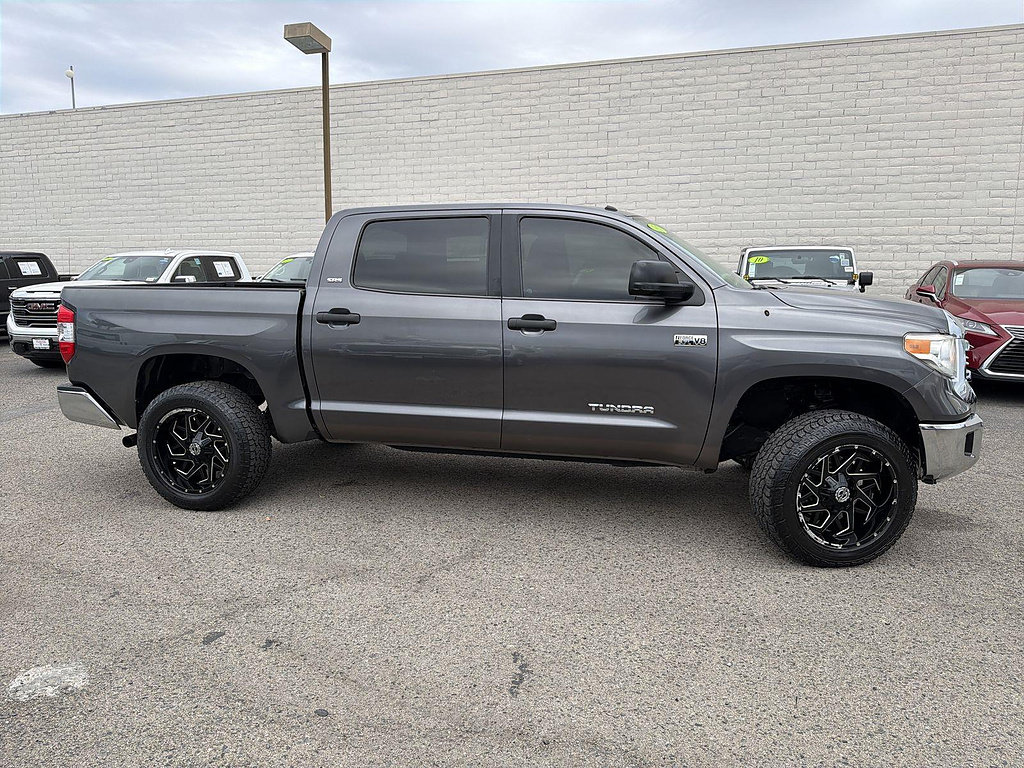 Used 2016 Toyota Tundra SR5 w/ SR5 Upgrade Package AWD/4WD image 4