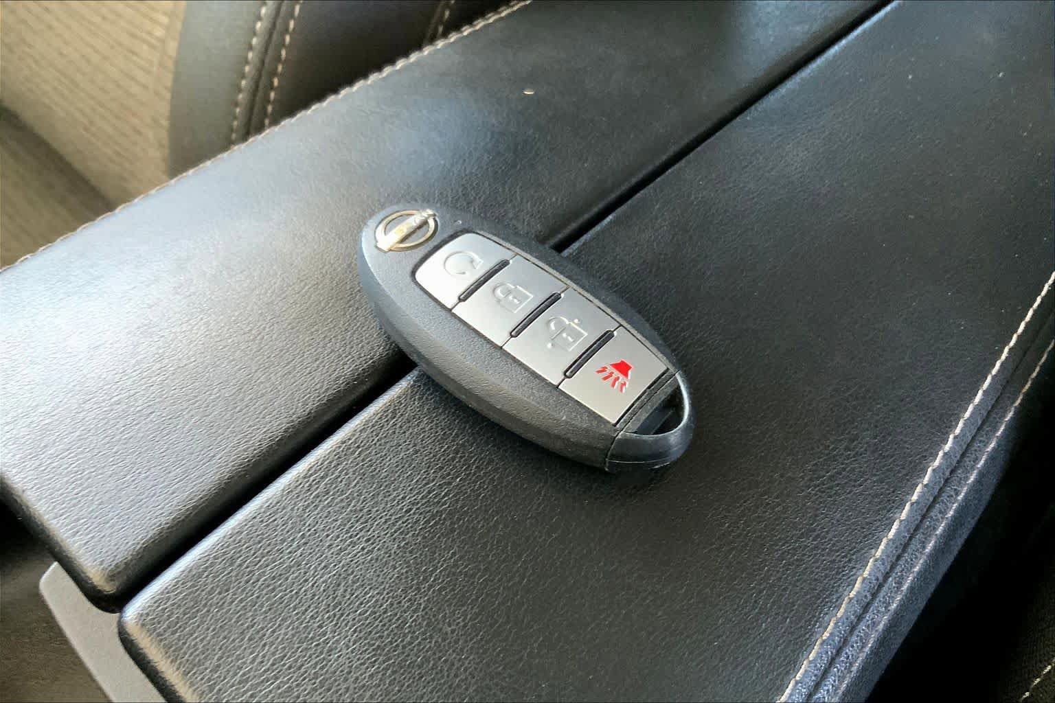 Used 2022 Nissan Rogue SV AWD/4WD image 15