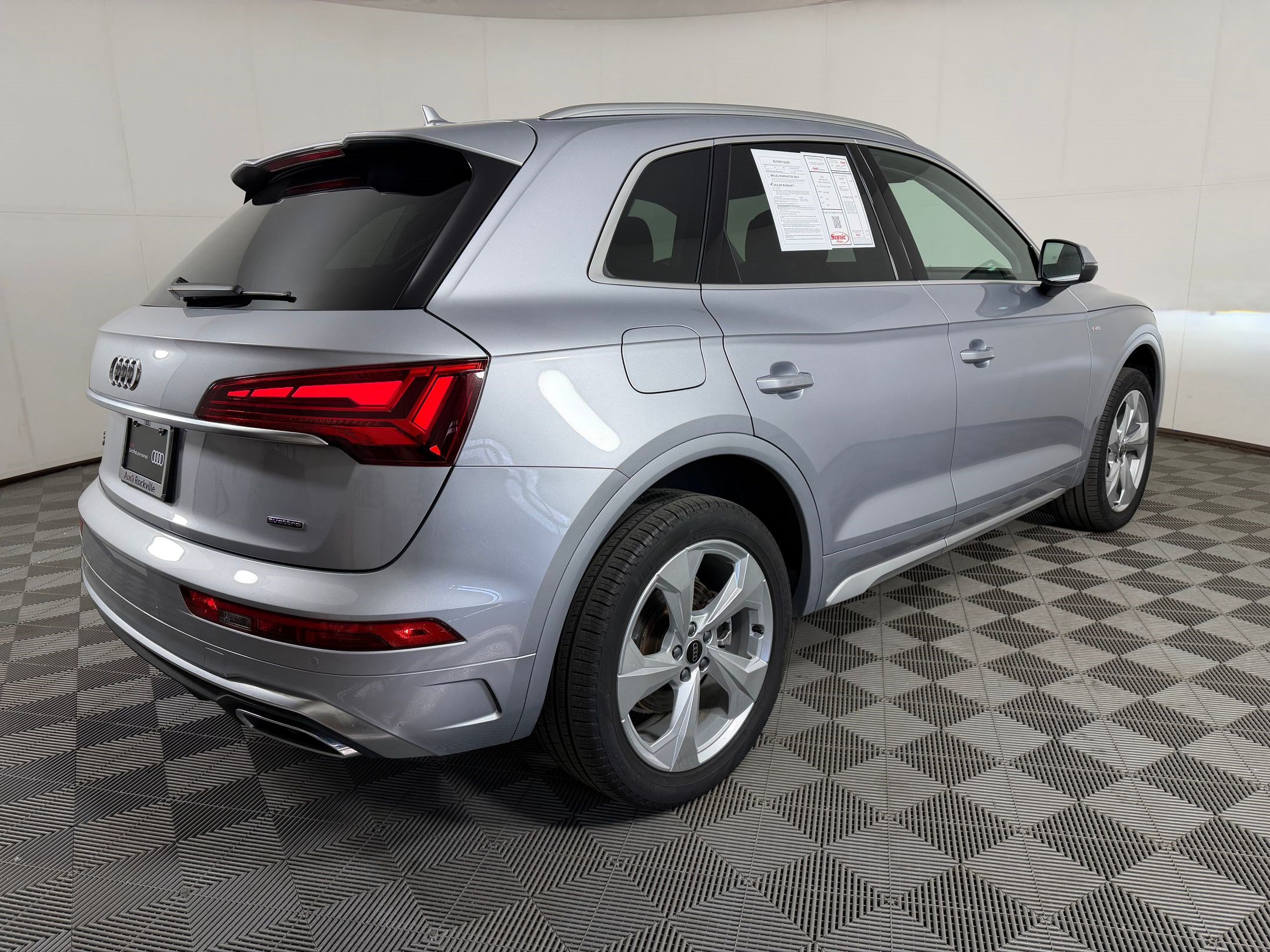 Certified 2024 Audi Q5 2.0T Premium Plus AWD/4WD image 9