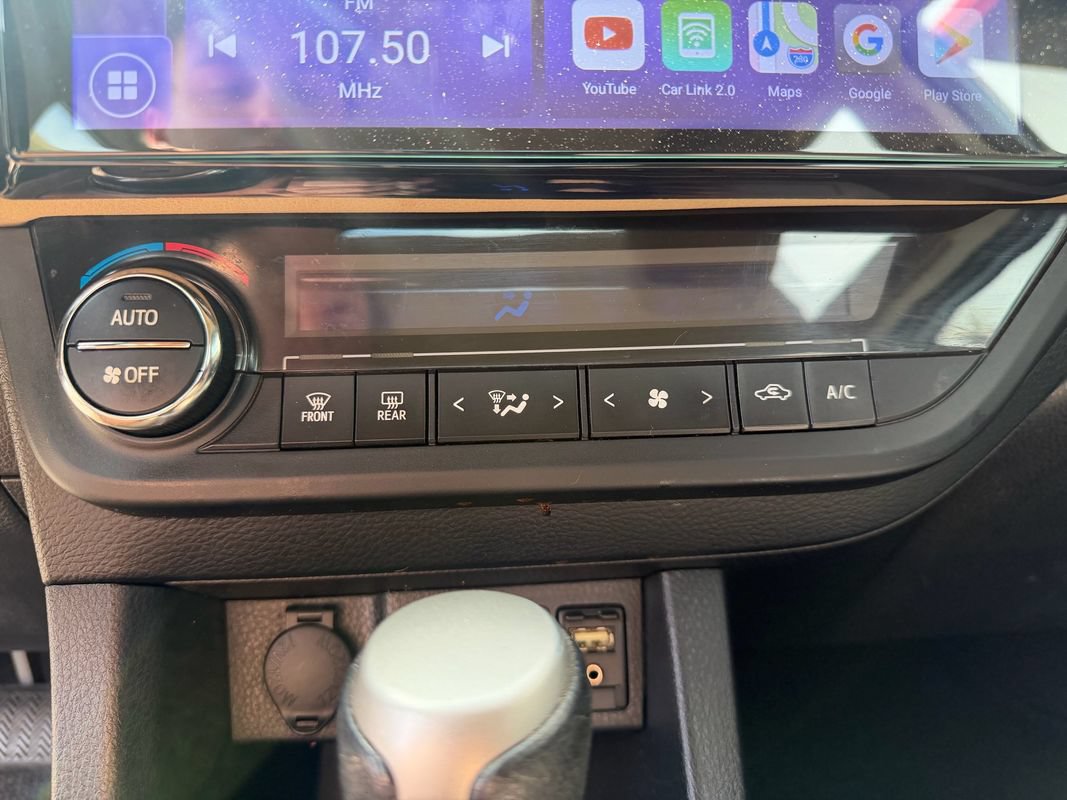 Used 2014 Toyota Corolla LE FWD image 73