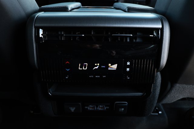 New 2026 Jeep Grand Wagoneer L Limited w/ 8-Passenger Seating Package AWD/4WD image 32