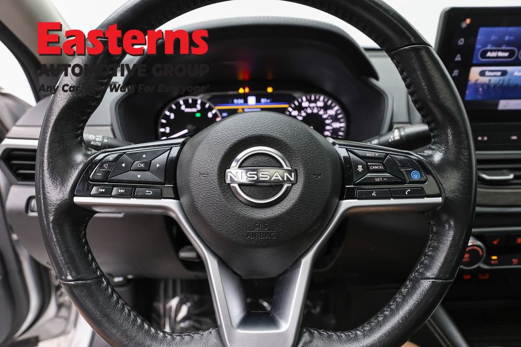 Used 2023 Nissan Altima 2.5 SV w/ SV Premium Package AWD/4WD image 10