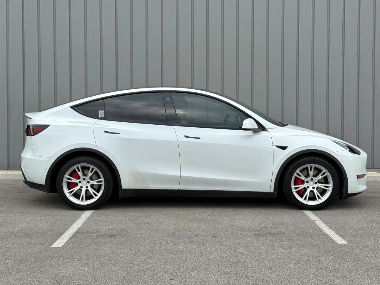 Used 2022 Tesla Model Y Performance AWD/4WD image 4