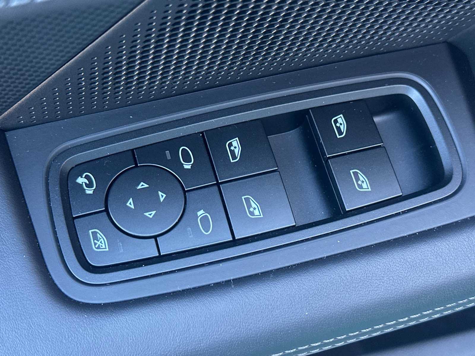 Certified 2024 Porsche Taycan Turbo S AWD/4WD image 13