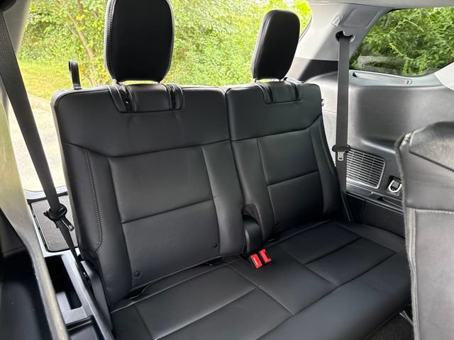 Used 2023 Ford Explorer XLT w/ Equipment Group 202A AWD/4WD image 43