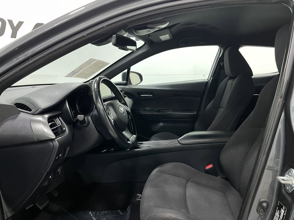 Used 2018 Toyota C-HR XLE image 11
