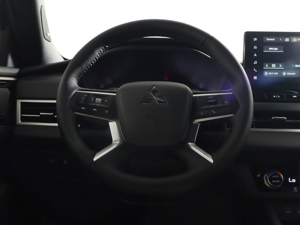 New 2026 Mitsubishi Outlander LE AWD/4WD image 38