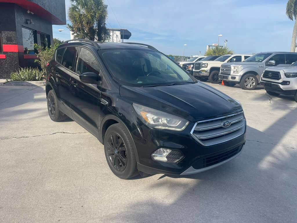 Used 2018 Ford Escape SEL image 3