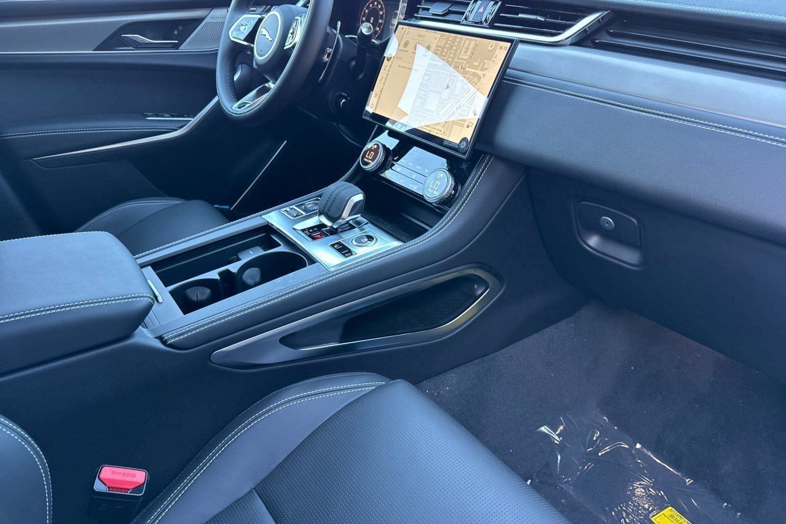 New 2026 Jaguar F-PACE R-Dynamic S AWD/4WD image 27