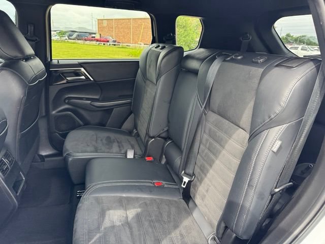 Used 2024 Mitsubishi Outlander SE Black Edition FWD image 12
