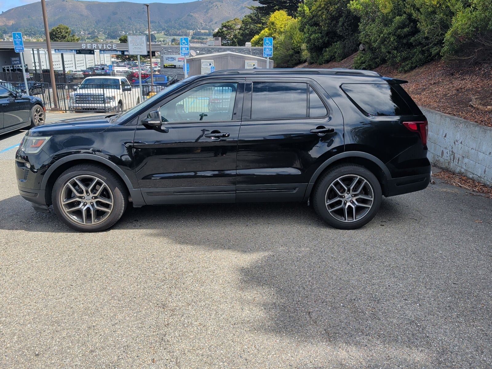 Used 2018 Ford Explorer Sport w/ Equipment Group 401A AWD/4WD image 9