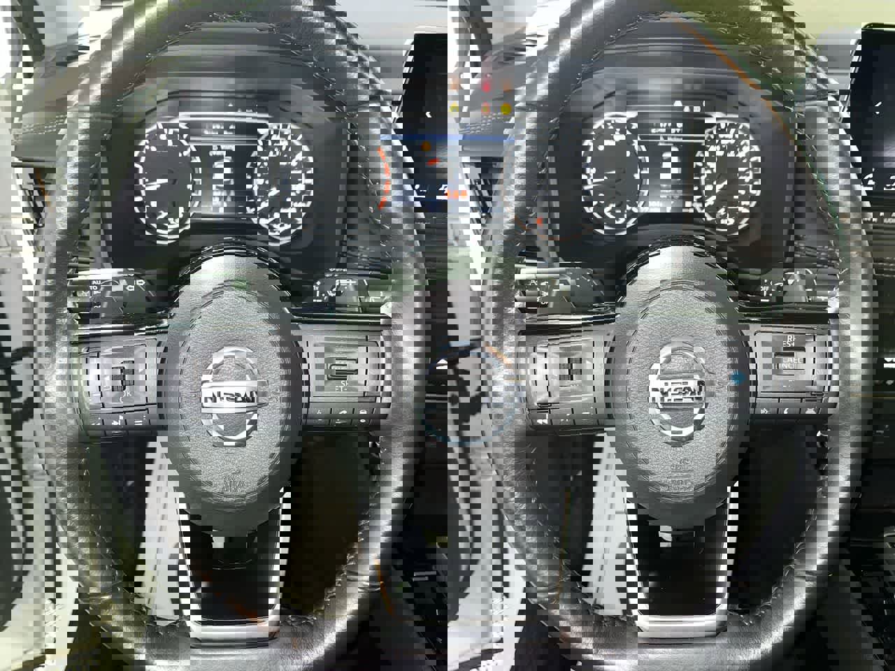 Used 2021 Nissan Rogue SV w/ Premium Package image 16