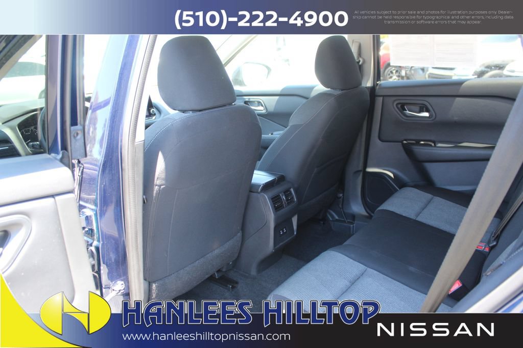 Used 2025 Nissan Rogue SV FWD image 17