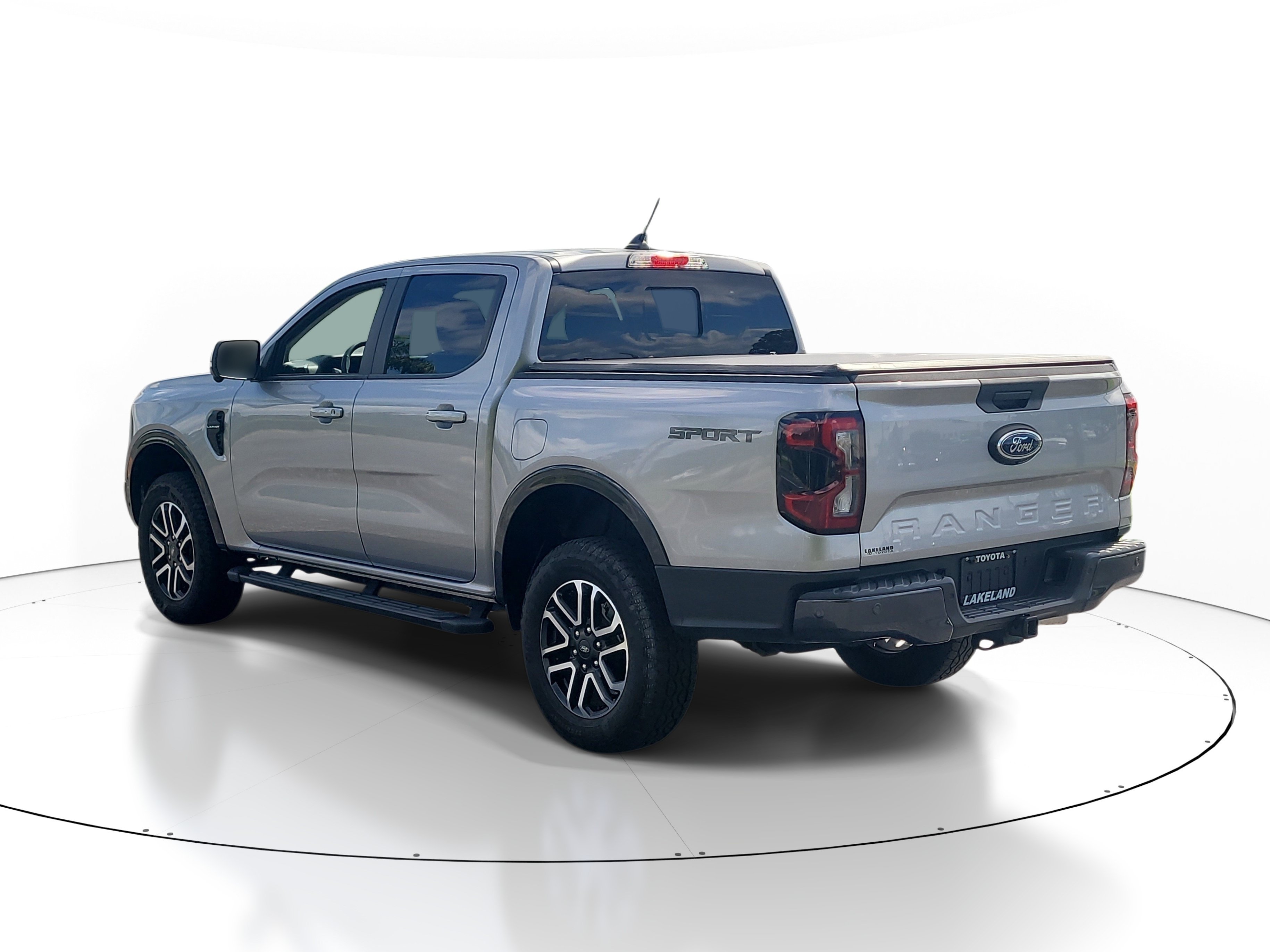 Used 2024 Ford Ranger Lariat w/ Trailer Tow Package RWD image 5