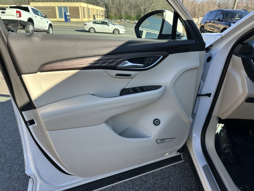 Used 2021 Buick Envision Avenir image 14