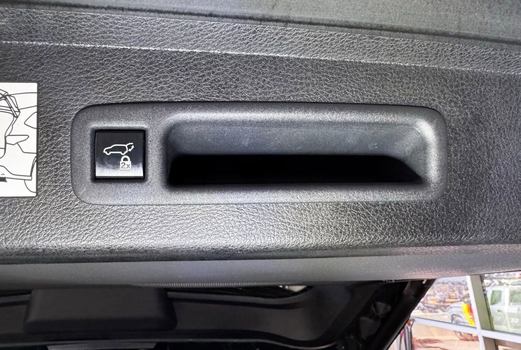 Used 2024 Toyota Sienna XLE image 65