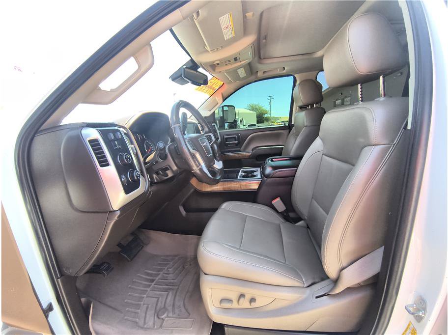 Used 2015 GMC Sierra 2500 SLT w/ Duramax Plus Package AWD/4WD image 4