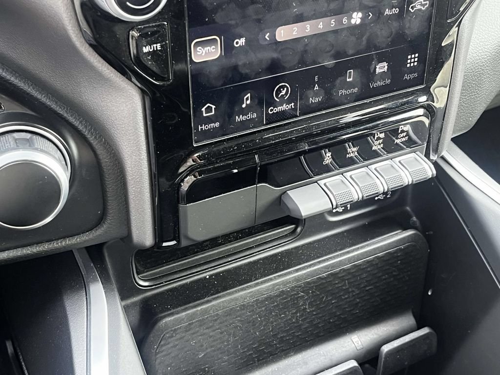 Used 2023 RAM 1500 Big Horn AWD/4WD image 30