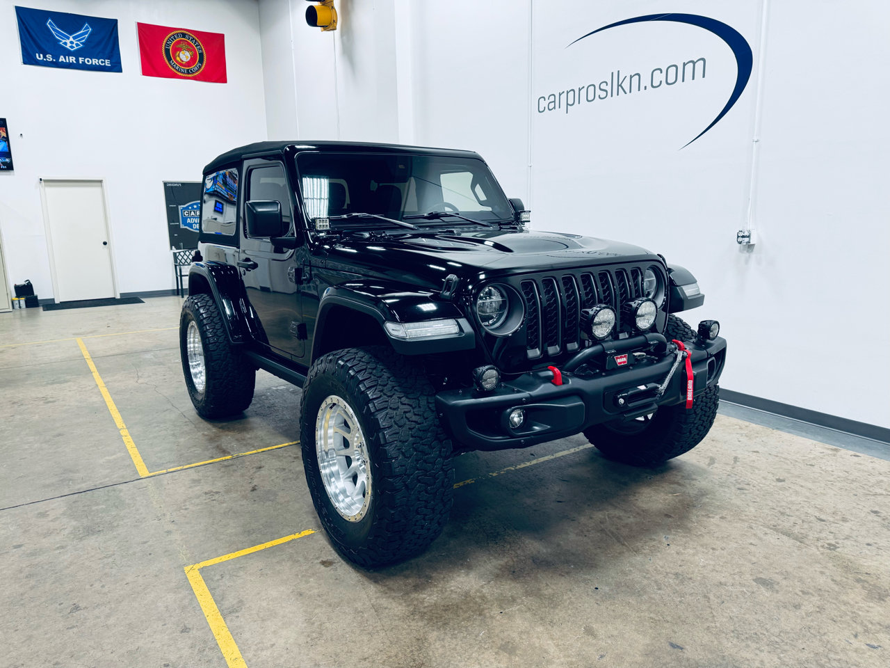 Used 2019 Jeep Wrangler Rubicon image 2