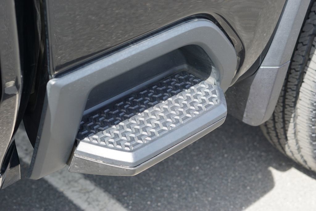 Used 2025 Chevrolet Silverado 2500 LT w/ All Star Edition image 17